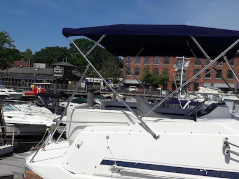 Waterfront 32' Bayliner Yacht Hotell Providence Eksteriør bilde