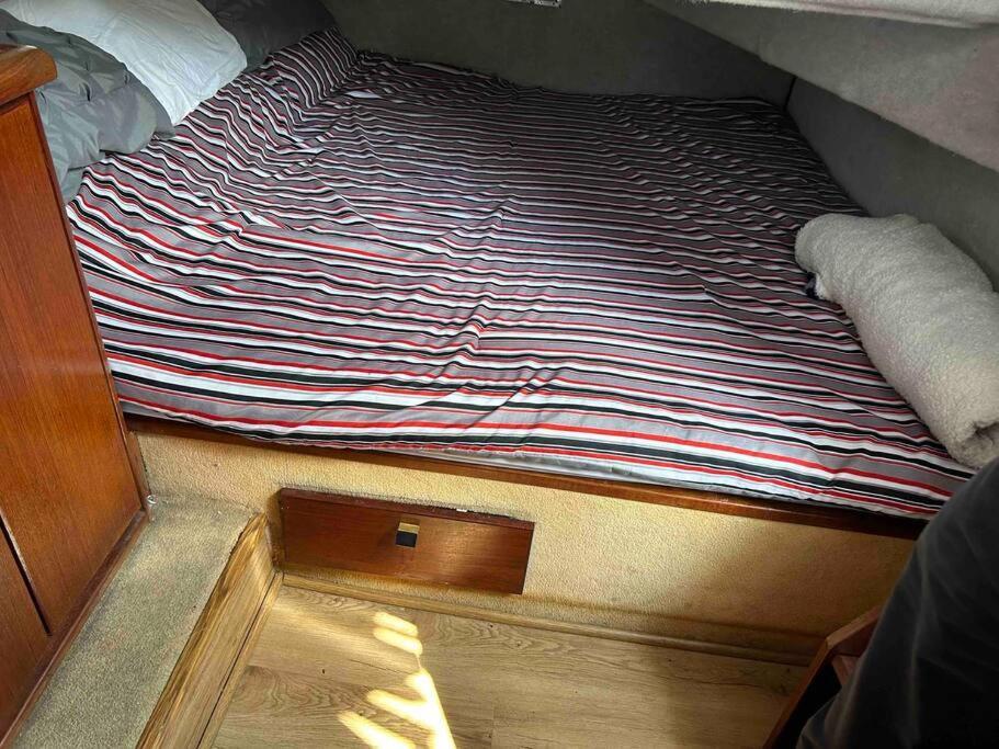 Waterfront 32' Bayliner Yacht Hotell Providence Eksteriør bilde
